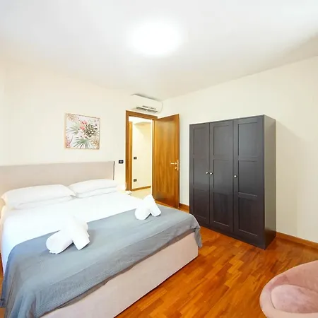 Apartment Dolcevita N 519 Biennale Venedig